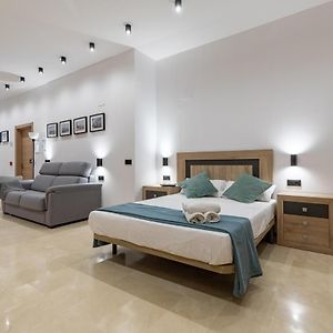 Studio met een King Size Bed